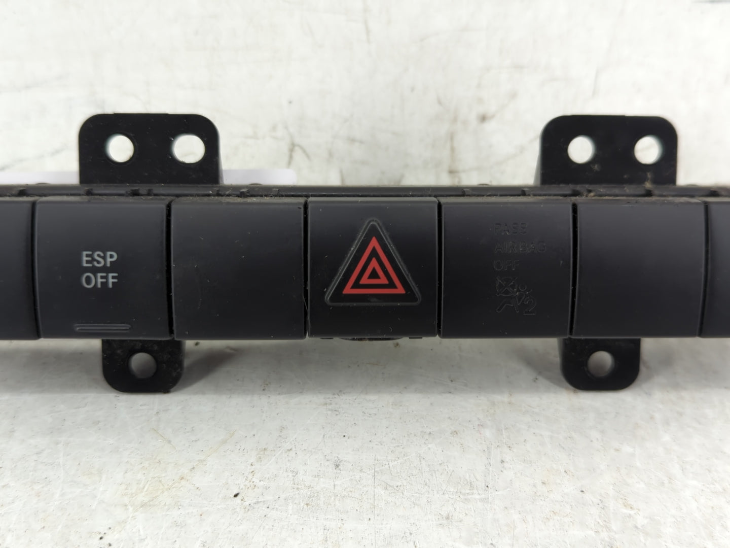 2009 Jeep Liberty Hazard Switch 56046129aa - Oemusedautoparts1.com