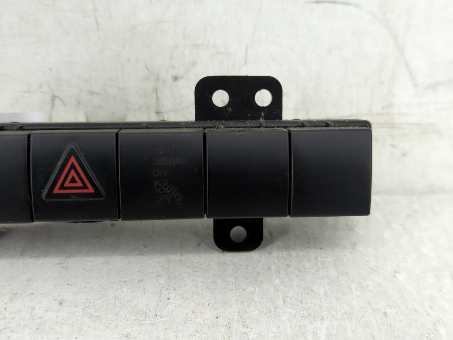 2009 Jeep Liberty Hazard Switch 56046129aa - Oemusedautoparts1.com