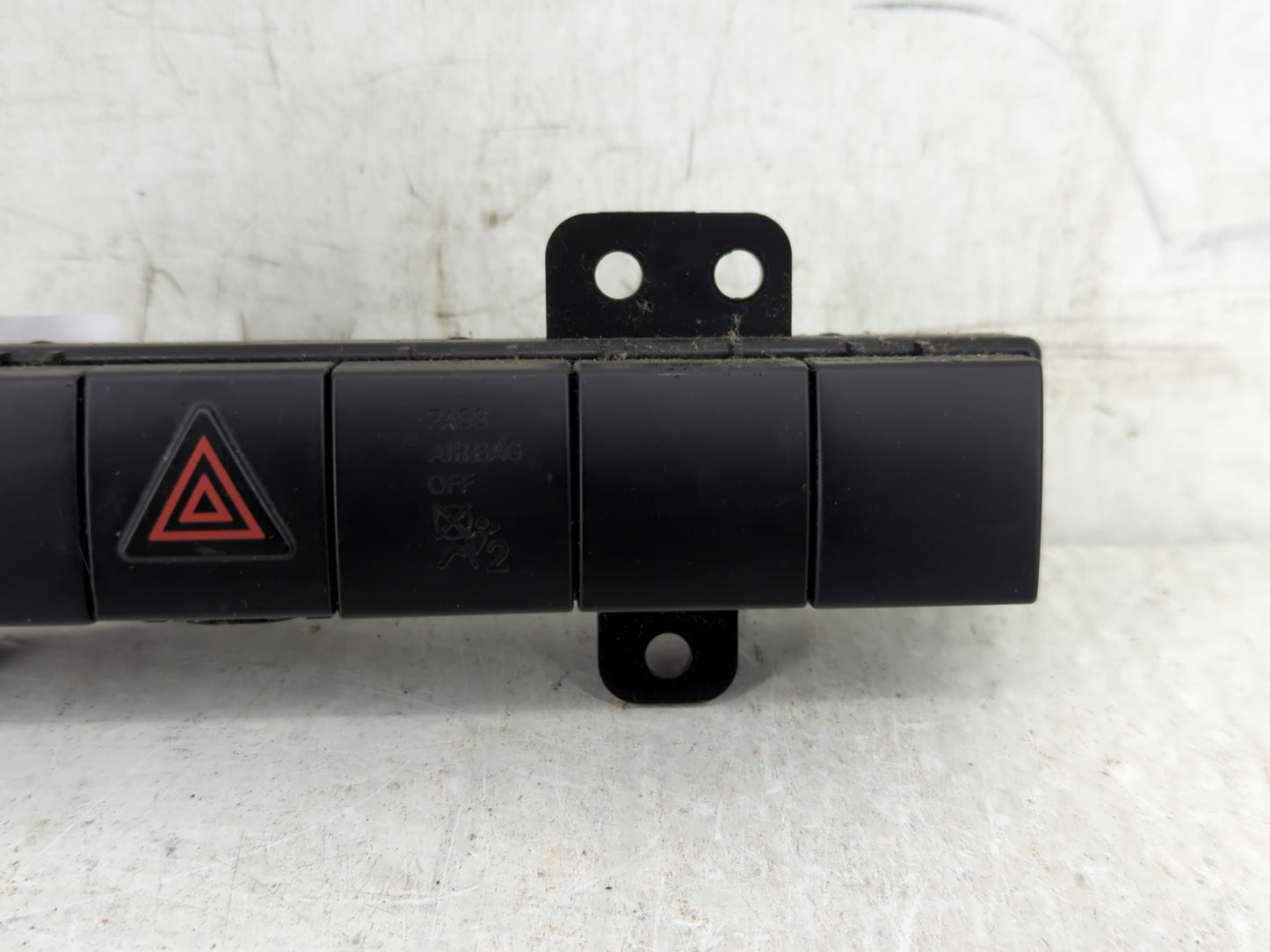 2009 Jeep Liberty Hazard Switch 56046129aa - Oemusedautoparts1.com