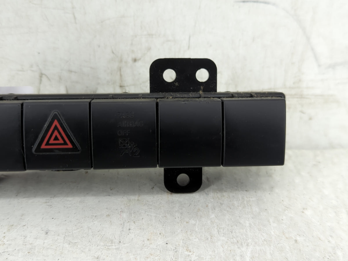 2009 Jeep Liberty Hazard Switch 56046129aa - Oemusedautoparts1.com
