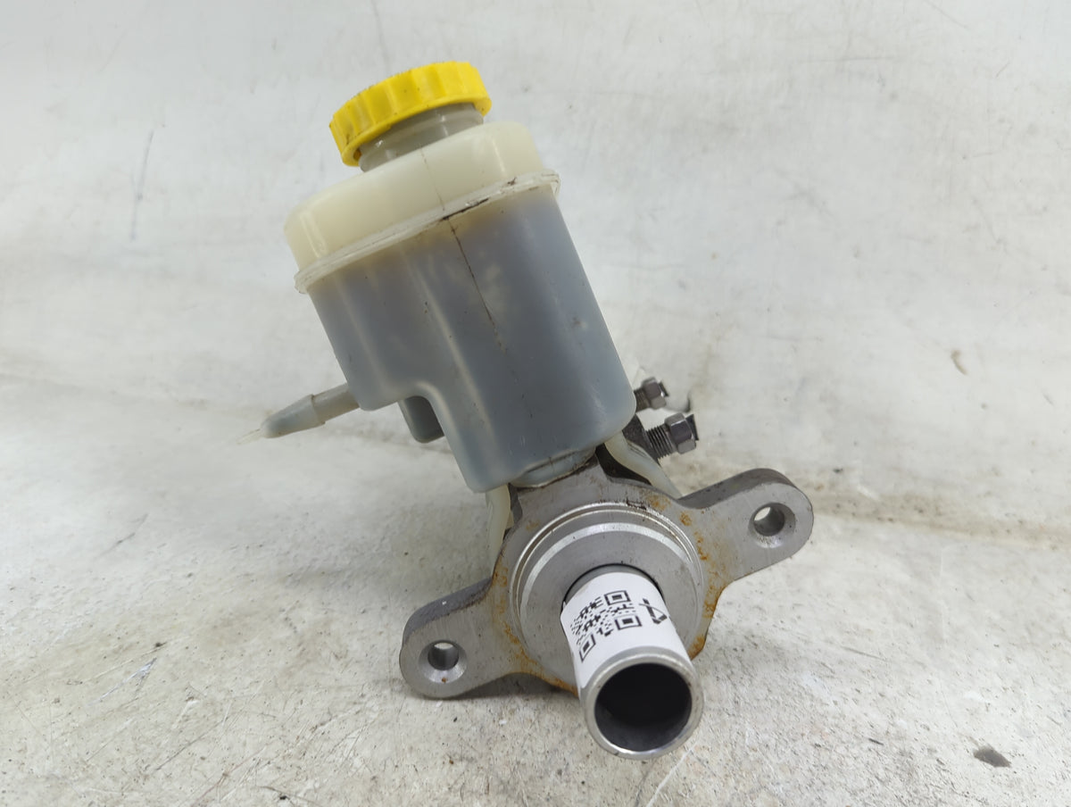 2008-2011 Jeep Liberty Brake Master Cylinder 1496584 - Oemusedautoparts1.com