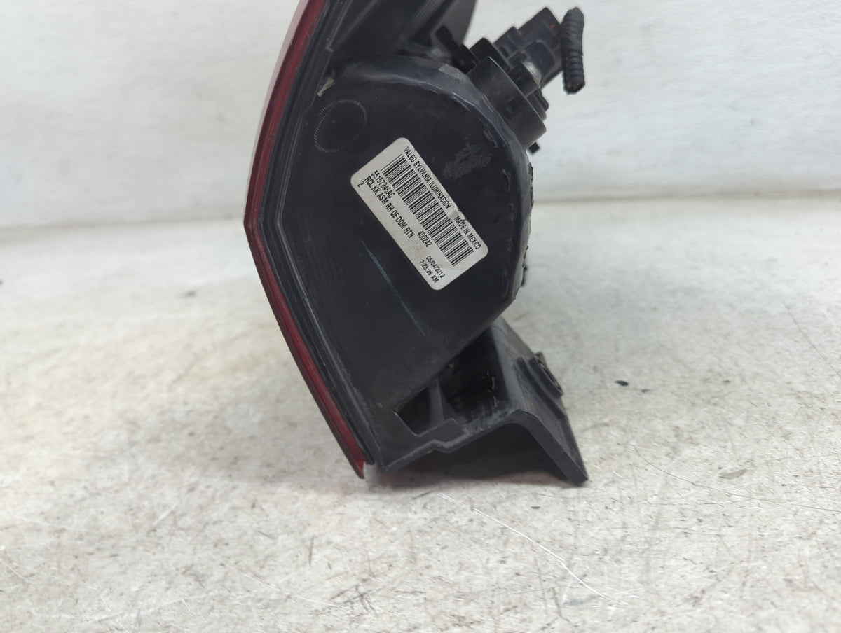2008-2012 Jeep Liberty Tail Light Assembly Passenger Right OEM P/N:55157346AC Fits Fits 2008 2009 2010 2011 2012 OEM Used Au