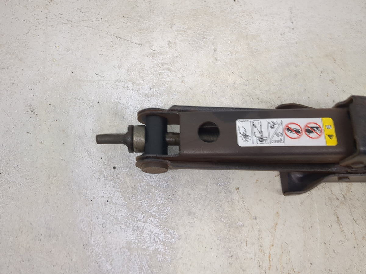 2009 Jeep Liberty Spare Scissor Car Jack - Oemusedautoparts1.com