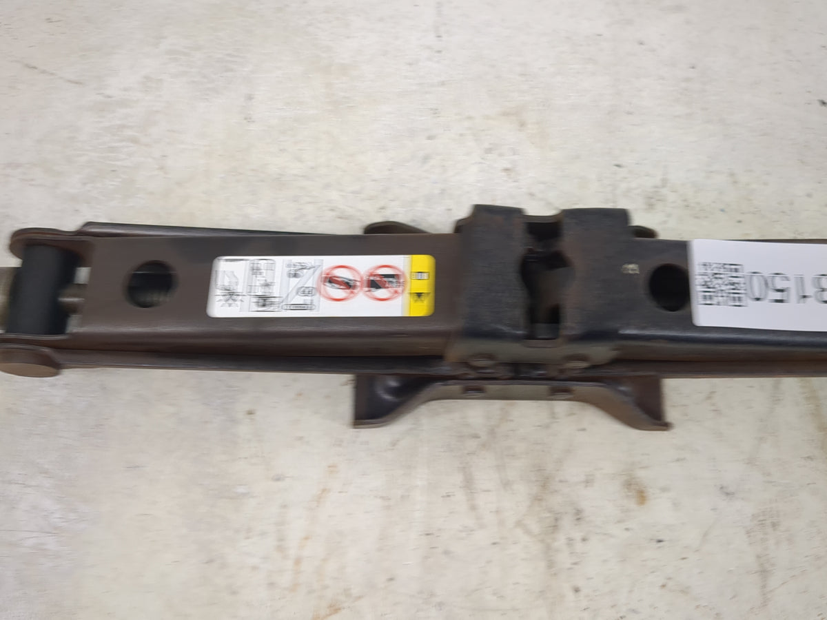 2009 Jeep Liberty Spare Scissor Car Jack - Oemusedautoparts1.com