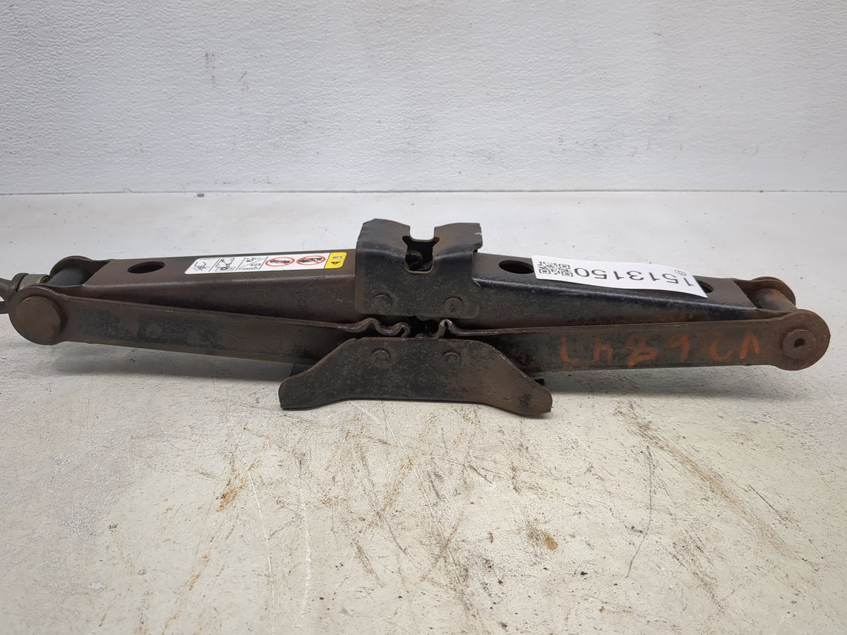 2009 Jeep Liberty Spare Scissor Car Jack - Oemusedautoparts1.com
