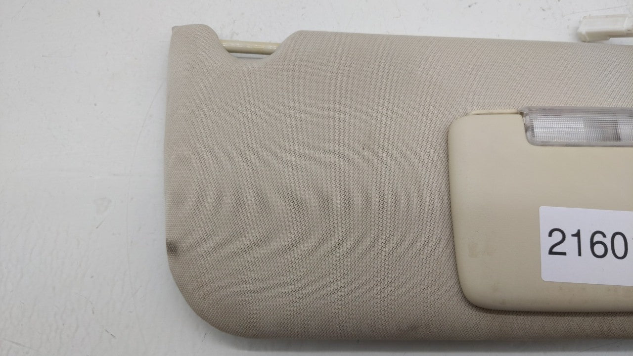 2008-2012 Jeep Liberty Sun Visor Shade Replacement Passenger Right Mirror Fits Fits 2008 2009 2010 2011 2012 OEM Used Auto P