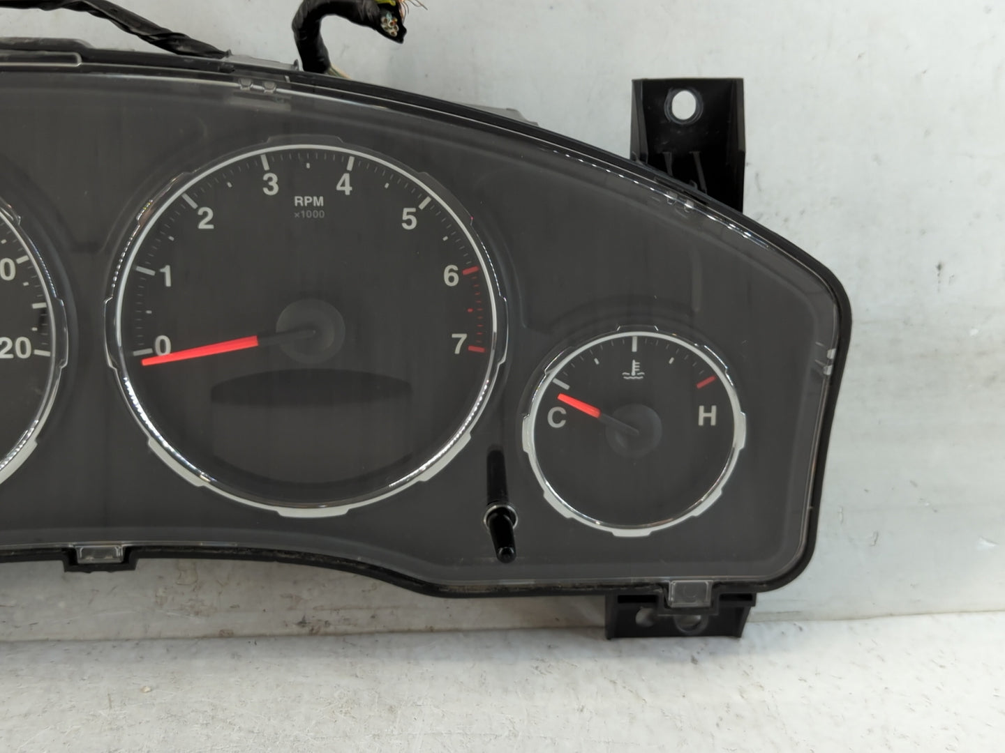 2009 Jeep Liberty Instrument Cluster Speedometer Gauges P/N:P05172752AB Fits OEM Used Auto Parts - Oemusedautoparts1.com