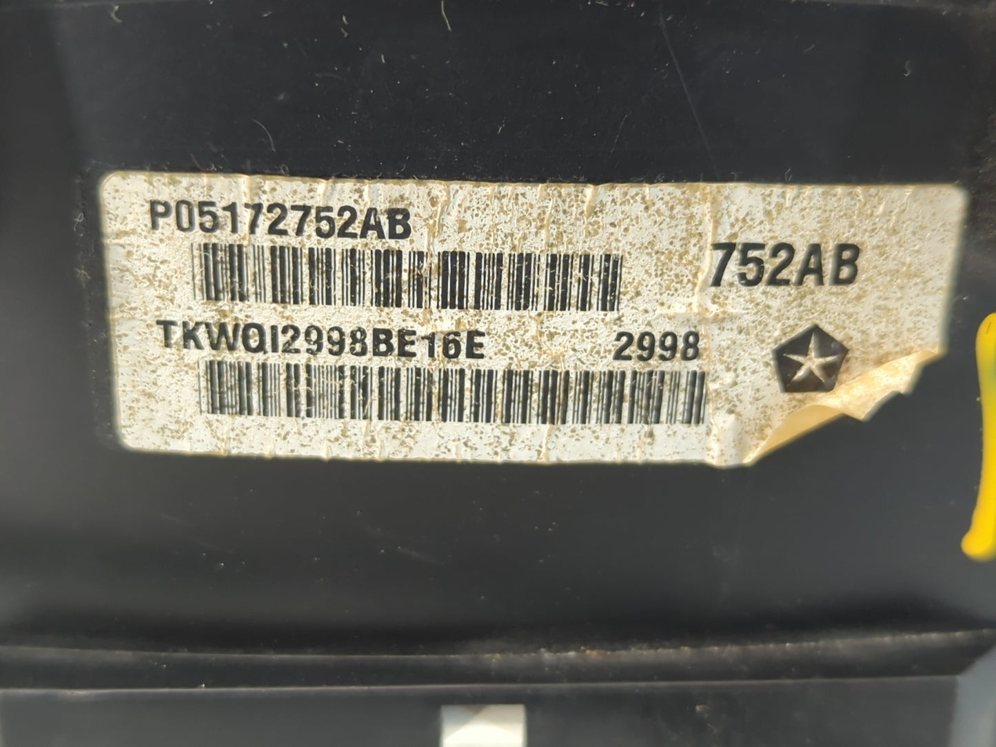 2009 Jeep Liberty Instrument Cluster Speedometer Gauges P/N:P05172752AB Fits OEM Used Auto Parts - Oemusedautoparts1.com