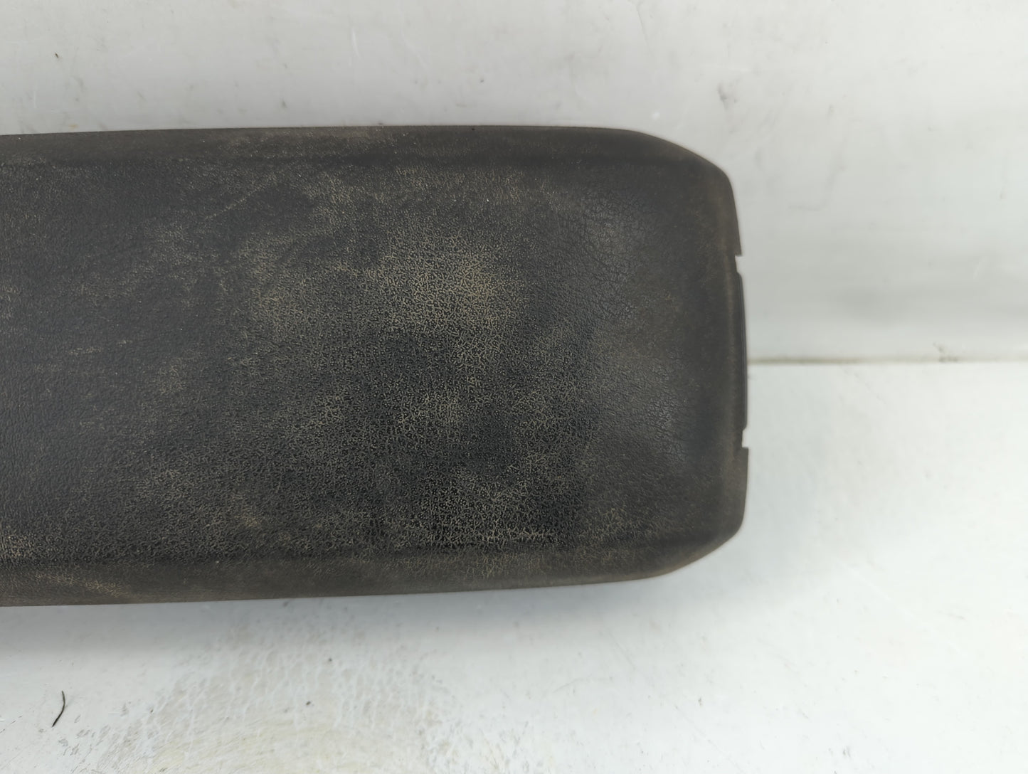 2009-2010 Jeep Patriot Center Console Armrest Cover Lid Fits Fits 2009 2010 OEM Used Auto Parts - Oemusedautoparts1.com