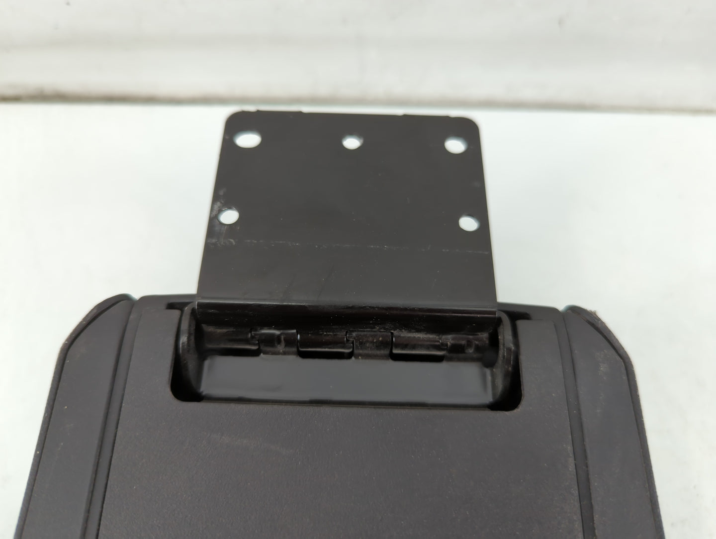 2009-2010 Jeep Patriot Center Console Armrest Cover Lid Fits Fits 2009 2010 OEM Used Auto Parts - Oemusedautoparts1.com