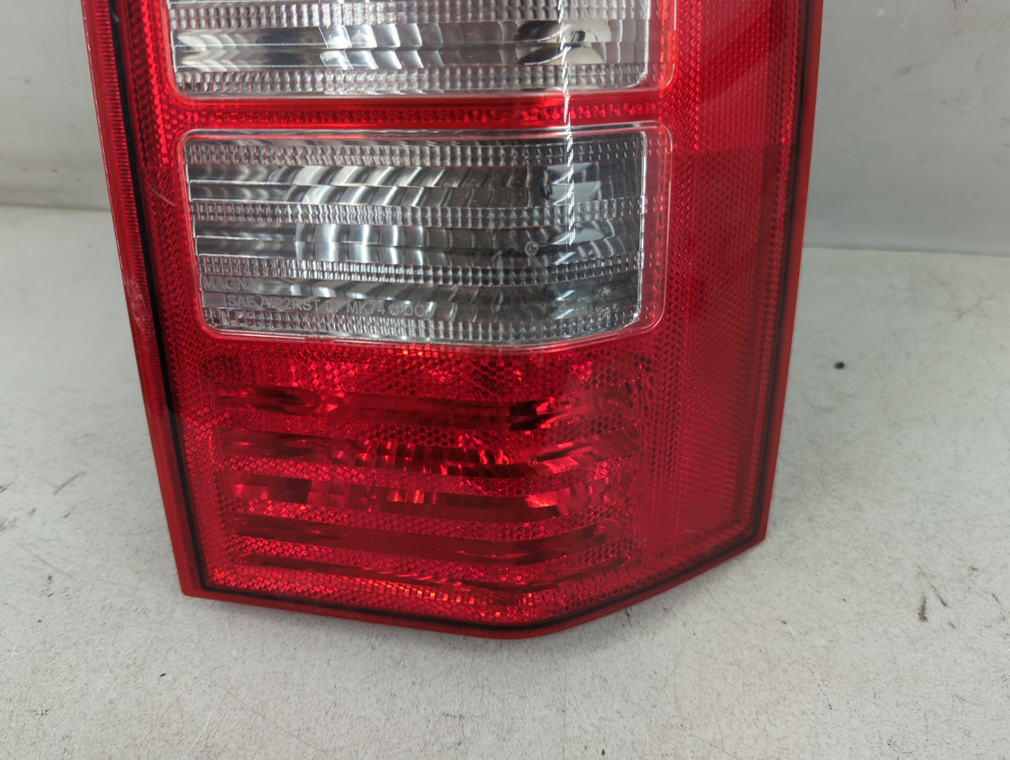 2008-2017 Jeep Patriot Tail Light Assembly Passenger Right OEM P/N:400379 320342 Fits OEM Used Auto Parts - Oemusedautoparts