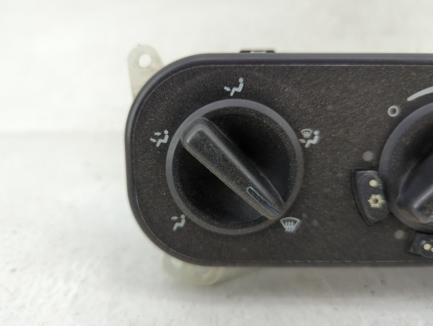 2007-2009 Jeep Patriot Climate Control Module Temperature AC/Heater Replacement P/N:P55111874AF Fits Fits 2007 2008 2009 OEM