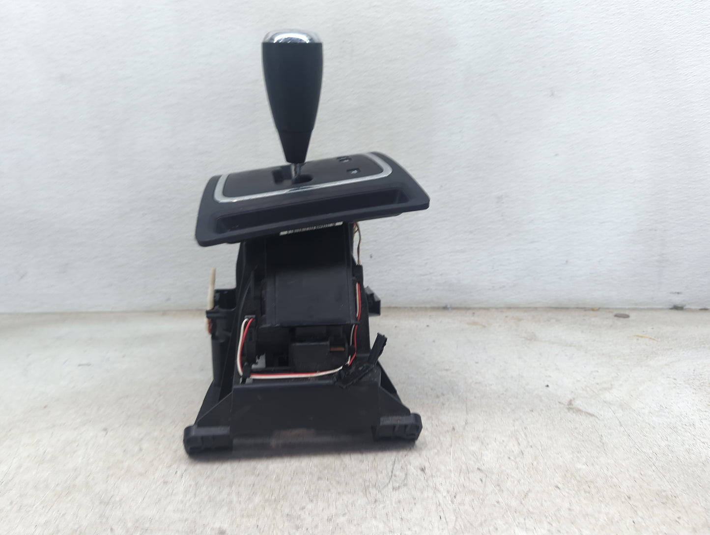 2009 Jeep Patriot Floor Console Assembly Shifter - Oemusedautoparts1.com