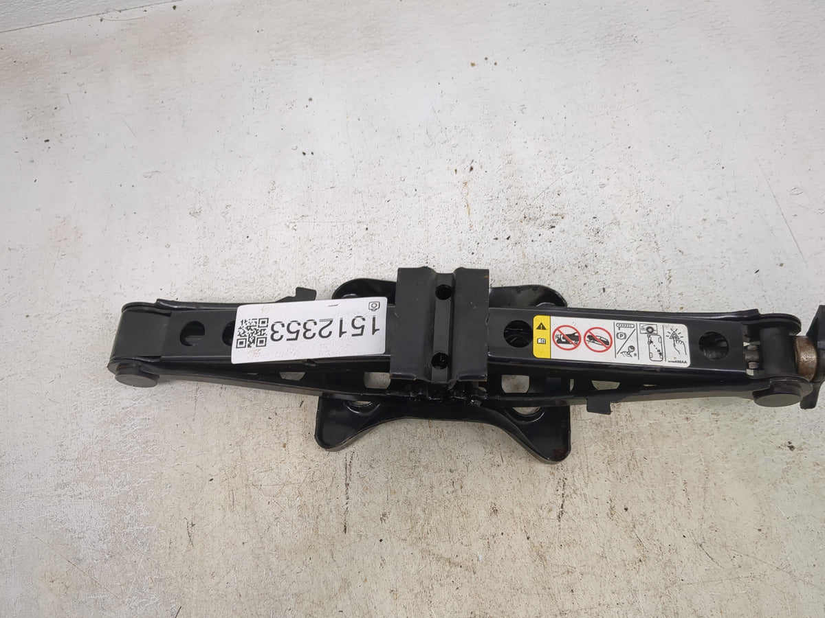 2009 Jeep Patriot Spare Scissor Car Jack Black - Oemusedautoparts1.com