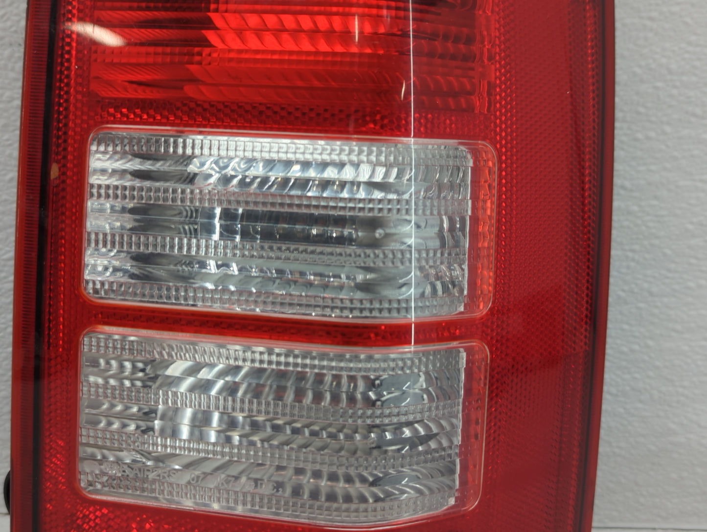 2008-2017 Jeep Patriot Tail Light Assembly Passenger Right OEM P/N:21276 Fits OEM Used Auto Parts - Oemusedautoparts1.com