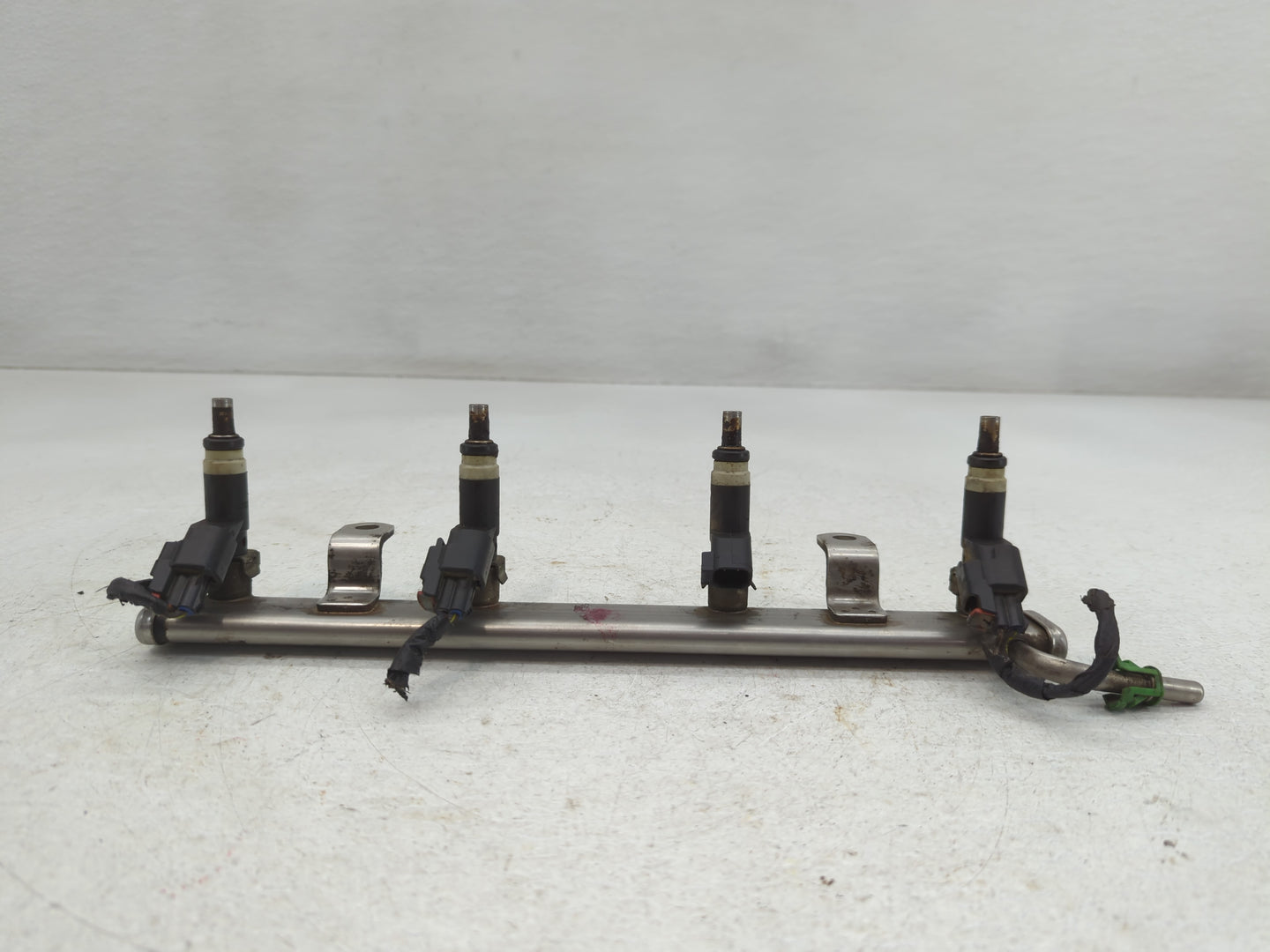 2009 Jeep Patriot Fuel Injectors P/N:04891575AA Fits OEM Used Auto Parts - Oemusedautoparts1.com