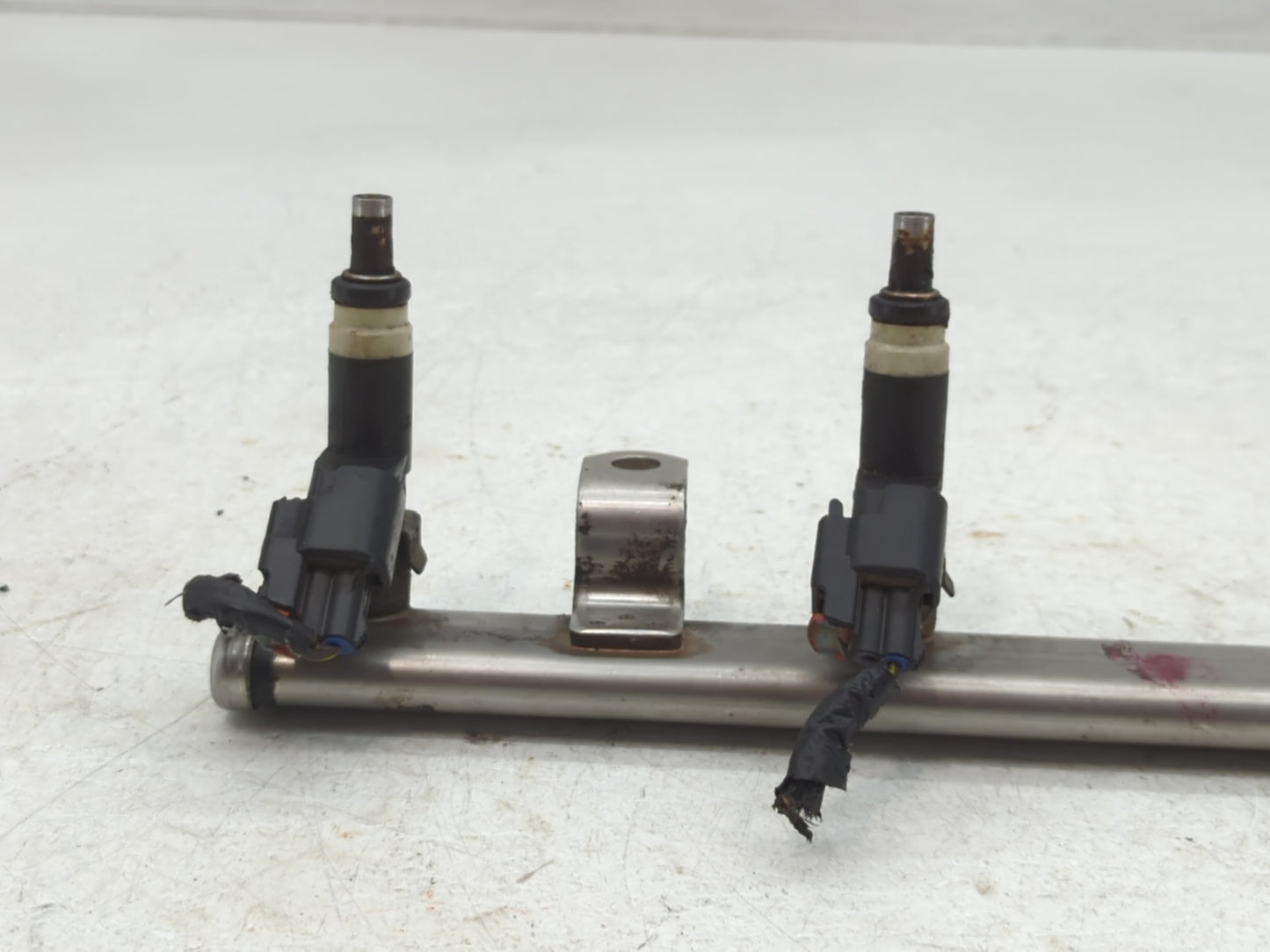 2009 Jeep Patriot Fuel Injectors P/N:04891575AA Fits OEM Used Auto Parts - Oemusedautoparts1.com