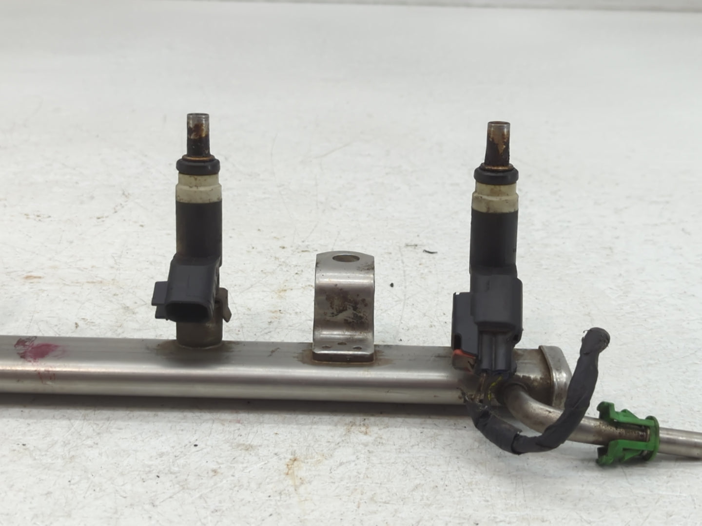 2009 Jeep Patriot Fuel Injectors P/N:04891575AA Fits OEM Used Auto Parts - Oemusedautoparts1.com