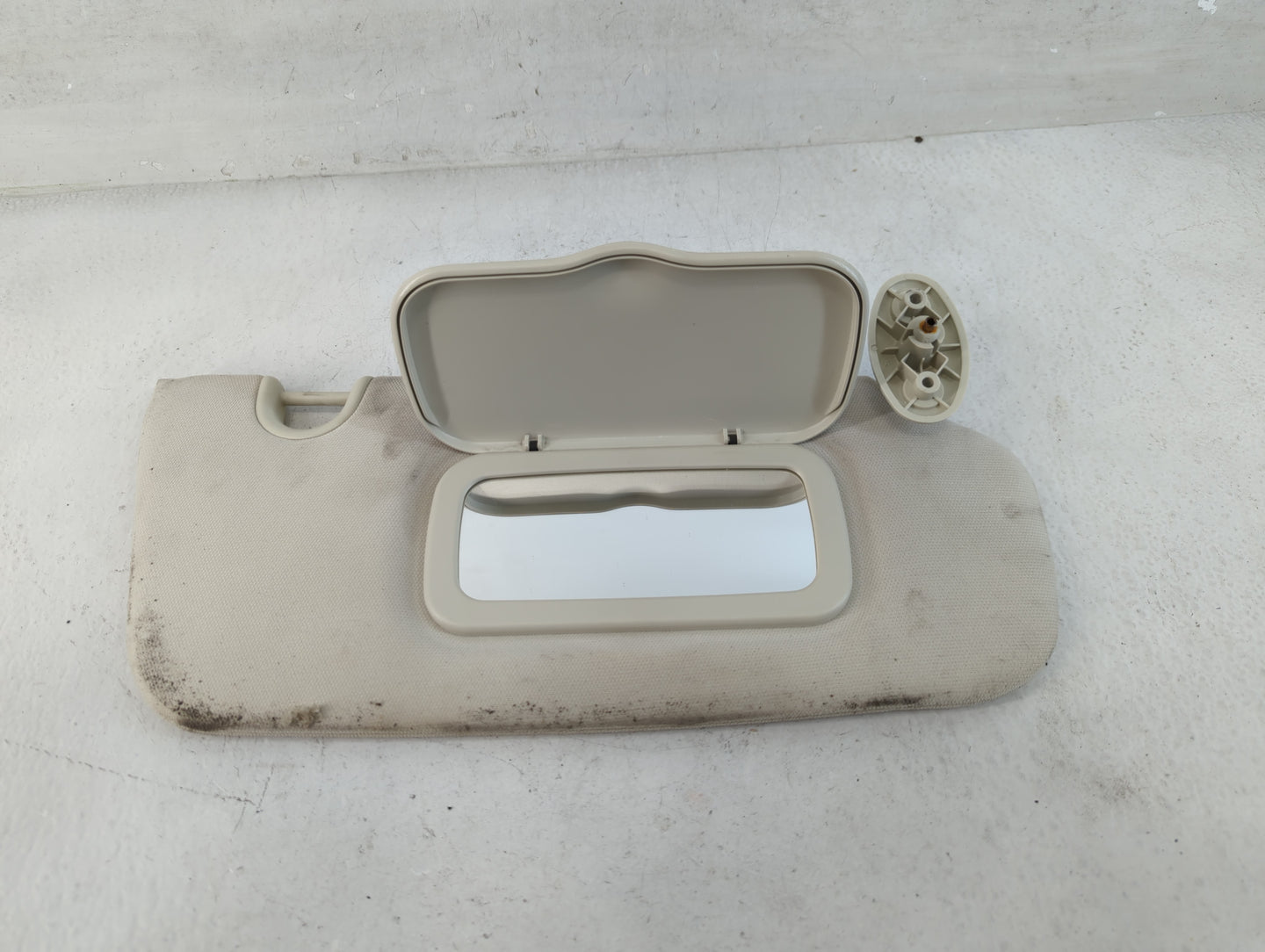 2007-2009 Jeep Patriot Sun Visor Shade Replacement Passenger Right Mirror Fits Fits 2007 2008 2009 OEM Used Auto Parts - Oem