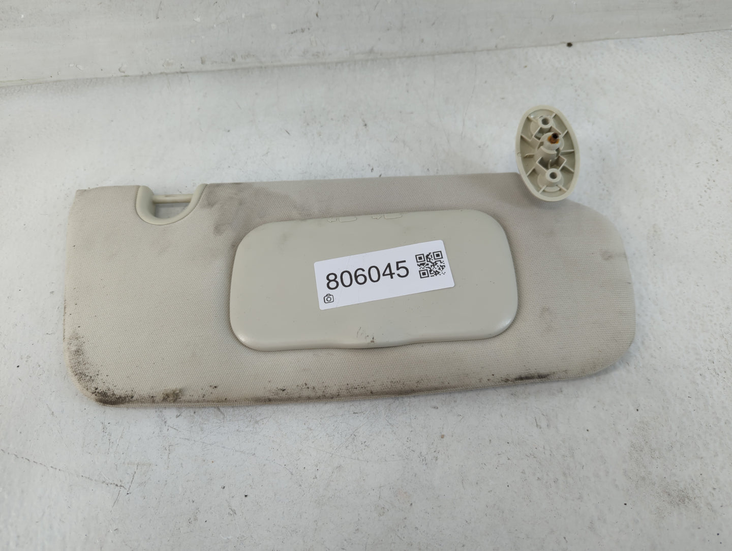 2007-2009 Jeep Patriot Sun Visor Shade Replacement Passenger Right Mirror Fits Fits 2007 2008 2009 OEM Used Auto Parts - Oem