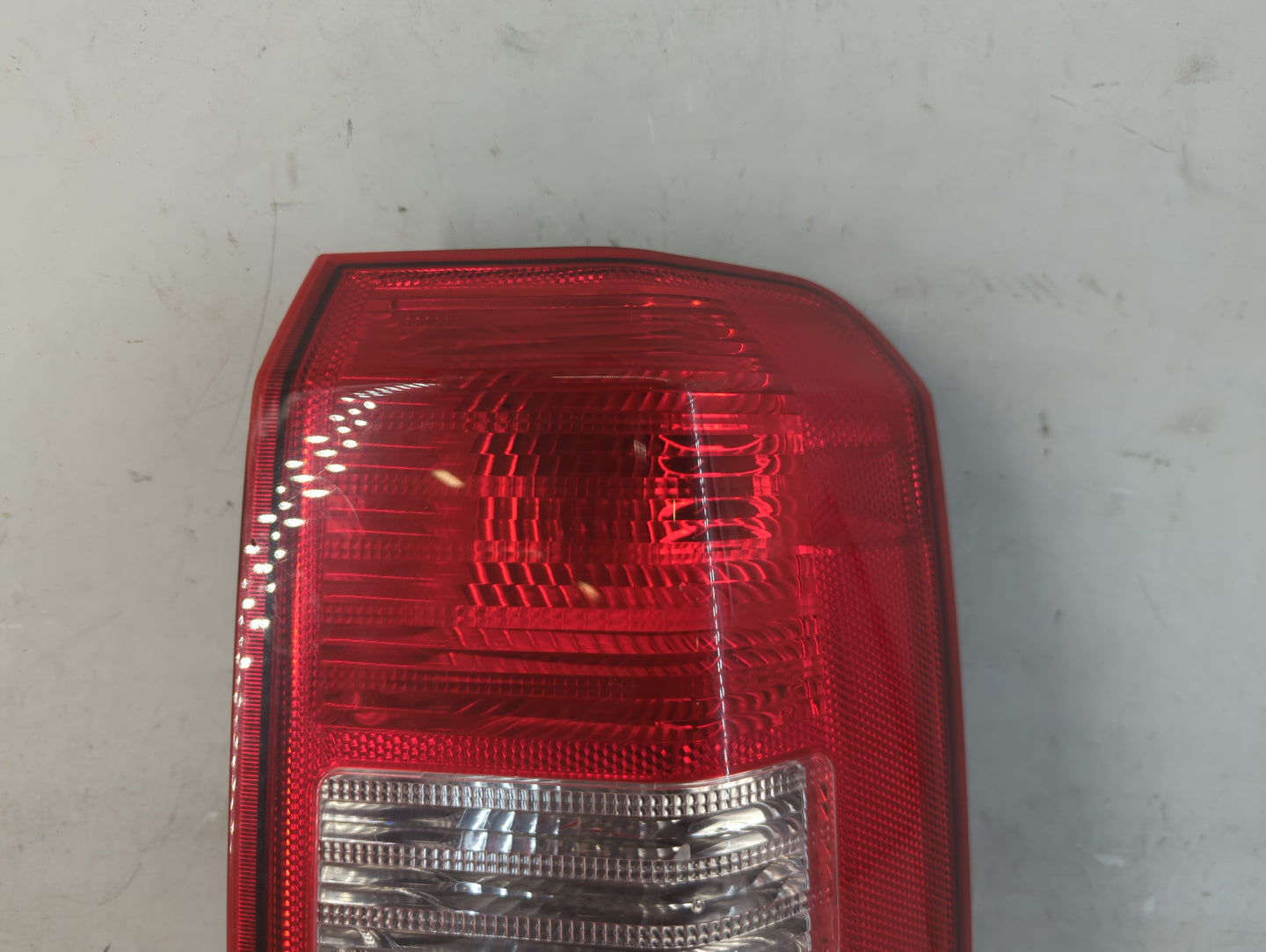 2008-2017 Jeep Patriot Tail Light Assembly Passenger Right OEM Fits Fits 2008 2009 2010 2011 2012 2013 2014 2015 2016 2017 O