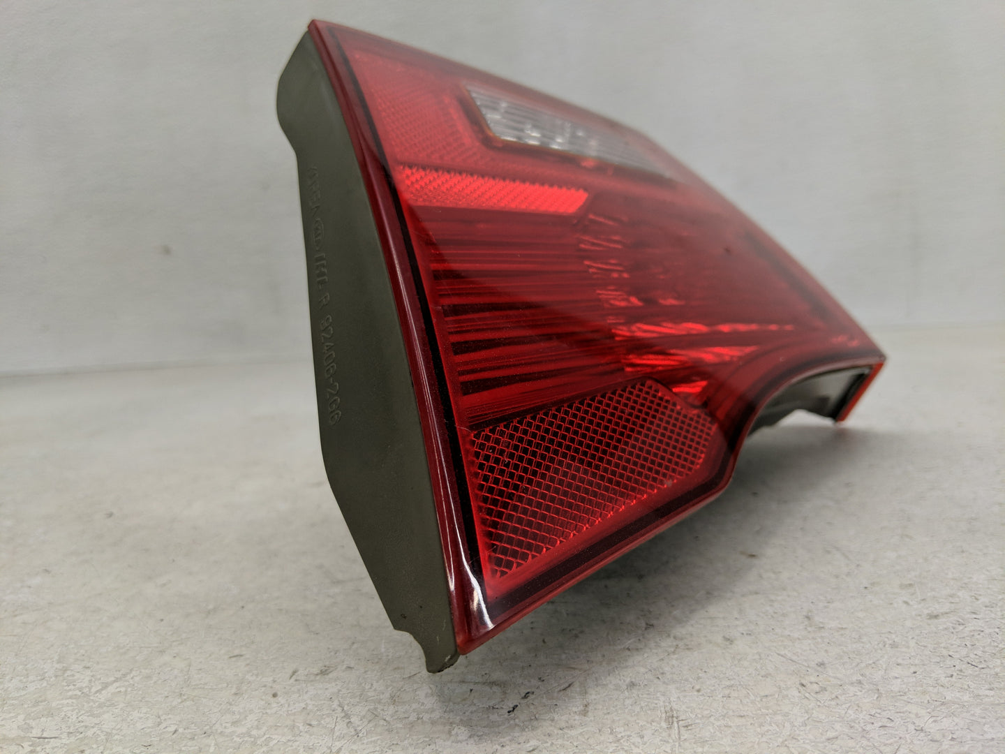 2009-2010 Kia Optima Tail Light Assembly Passenger Right OEM Fits Fits 2009 2010 OEM Used Auto Parts - Oemusedautoparts1.com