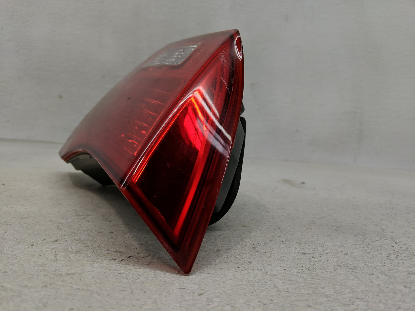 2009-2010 Kia Optima Tail Light Assembly Passenger Right OEM Fits Fits 2009 2010 OEM Used Auto Parts - Oemusedautoparts1.com