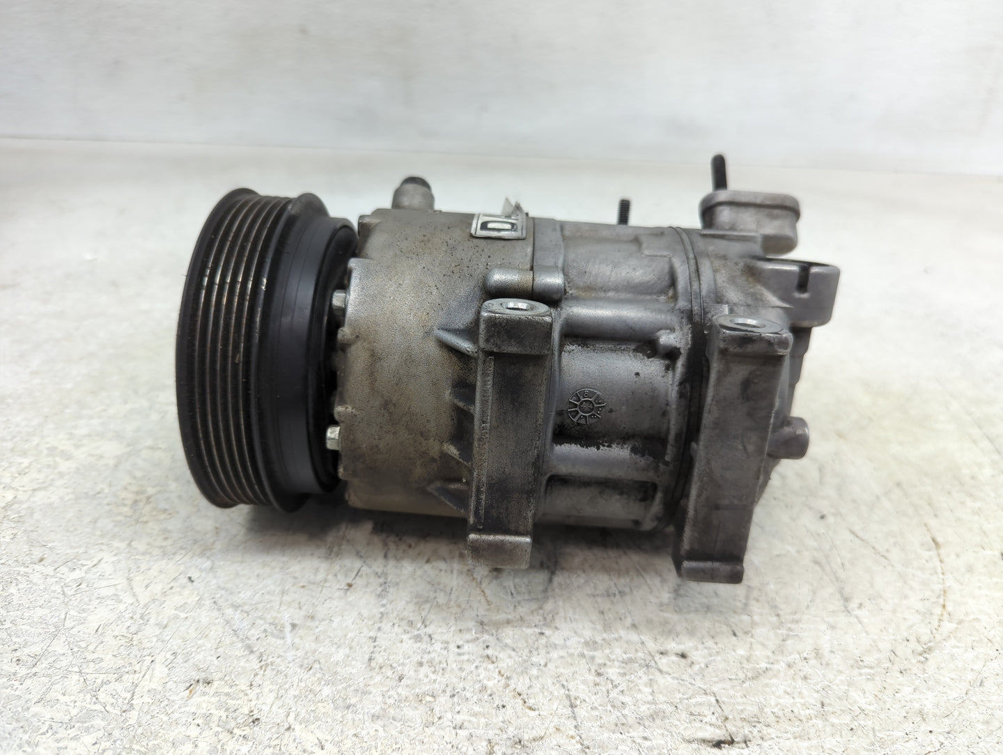 2009 Kia Optima Air Conditioning A/c Ac Compressor Oem - Oemusedautoparts1.com