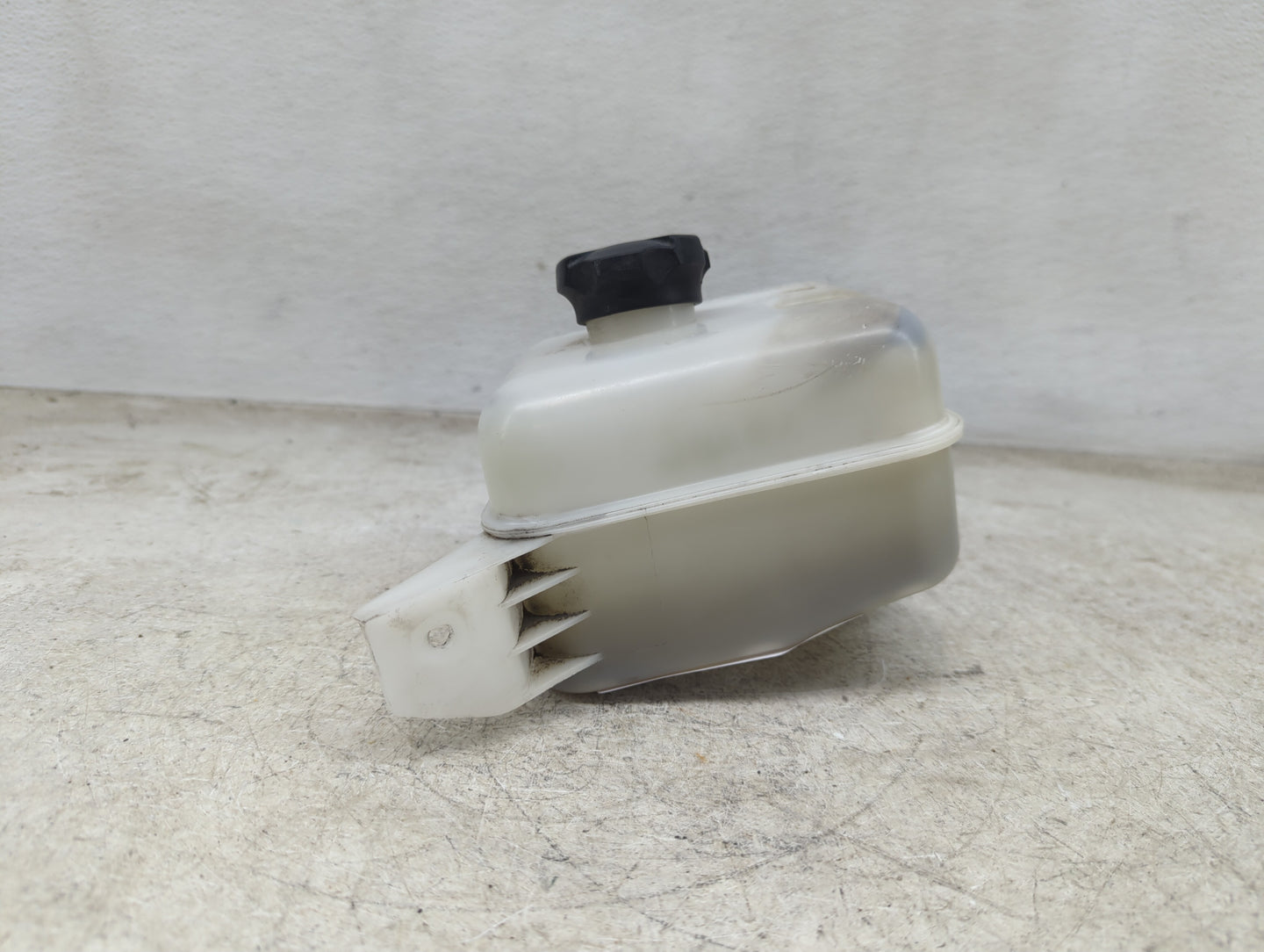 2006-2010 Kia Optima Radiator Coolant Overflow Expansion Tank Bottle 1449638 - Oemusedautoparts1.com