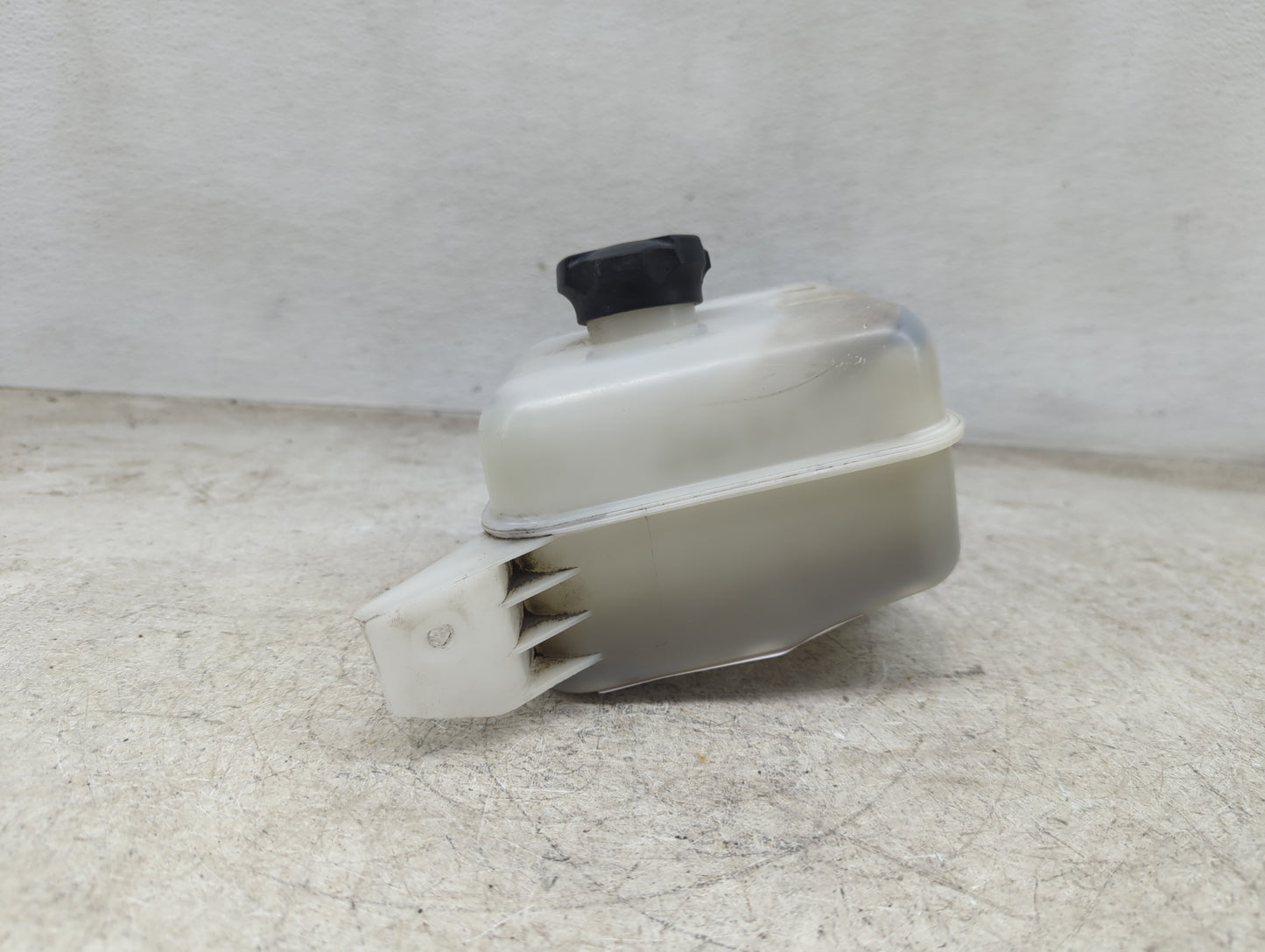2006-2010 Kia Optima Radiator Coolant Overflow Expansion Tank Bottle 1449638 - Oemusedautoparts1.com