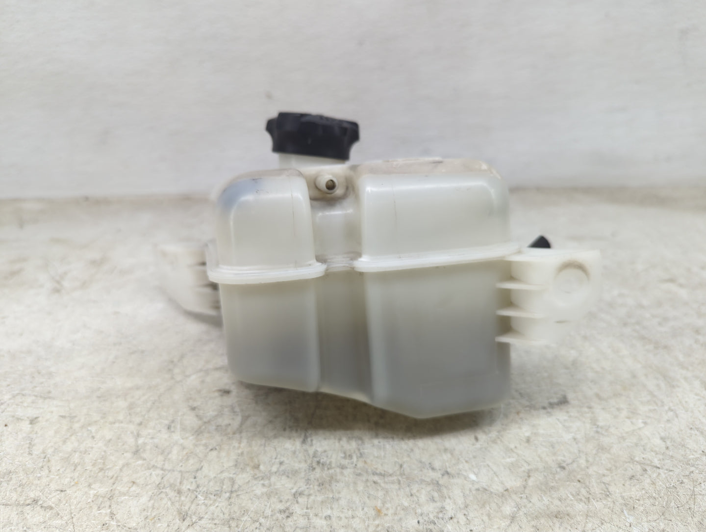 2006-2010 Kia Optima Radiator Coolant Overflow Expansion Tank Bottle 1449638 - Oemusedautoparts1.com