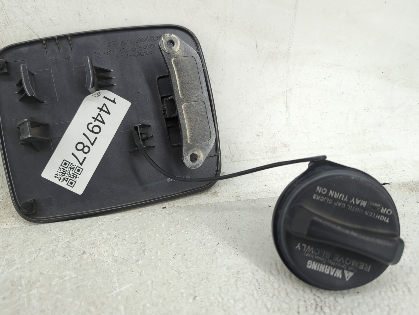 2009 Kia Optima Fuel Tank Door Lid Gas Tank Grey - Oemusedautoparts1.com