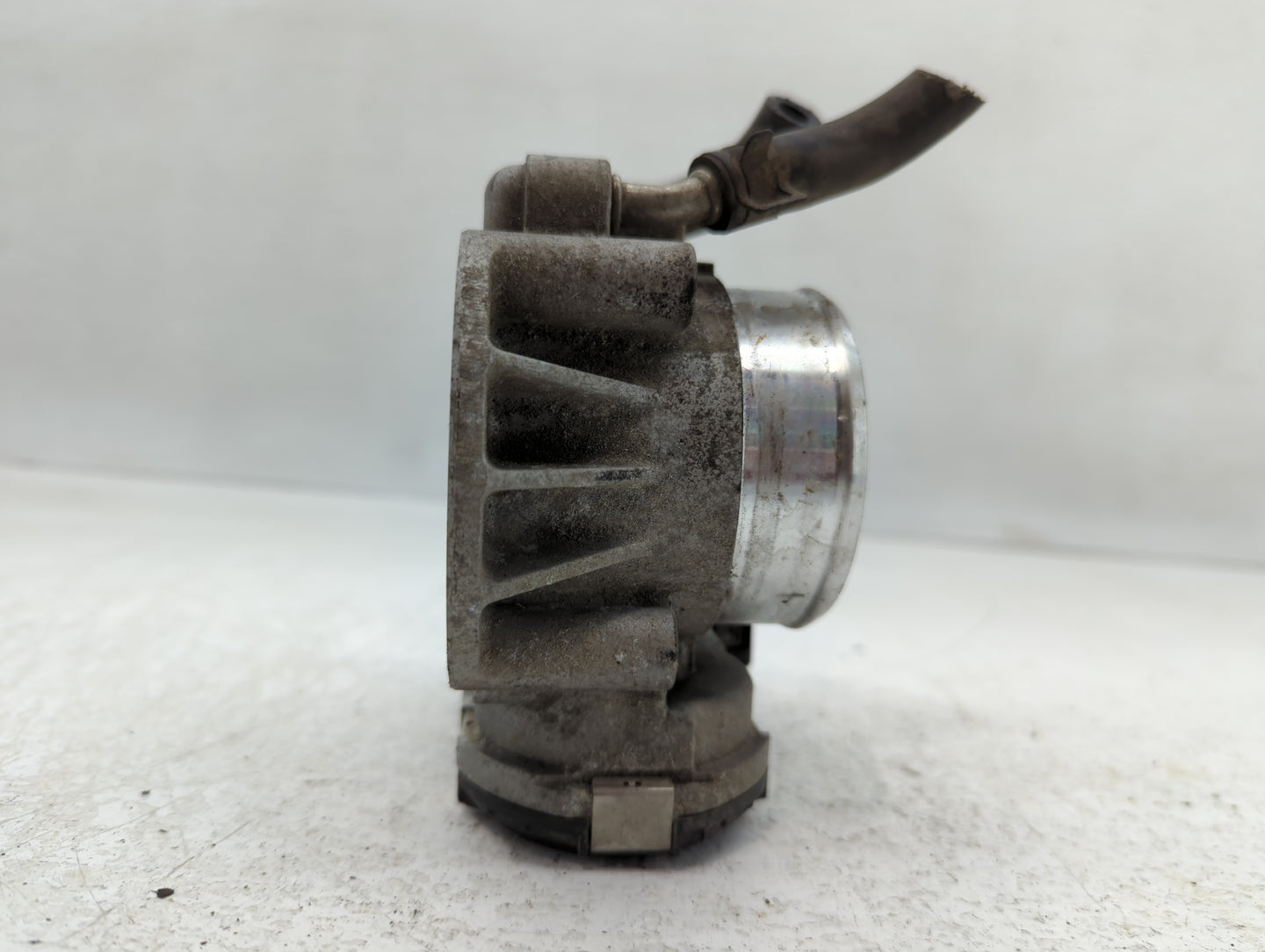 2006-2010 Kia Optima Throttle Body P/N:9 590 930 001 35100-25400 Fits Fits 2006 2007 2008 2009 2010 2011 2012 2013 OEM Used 