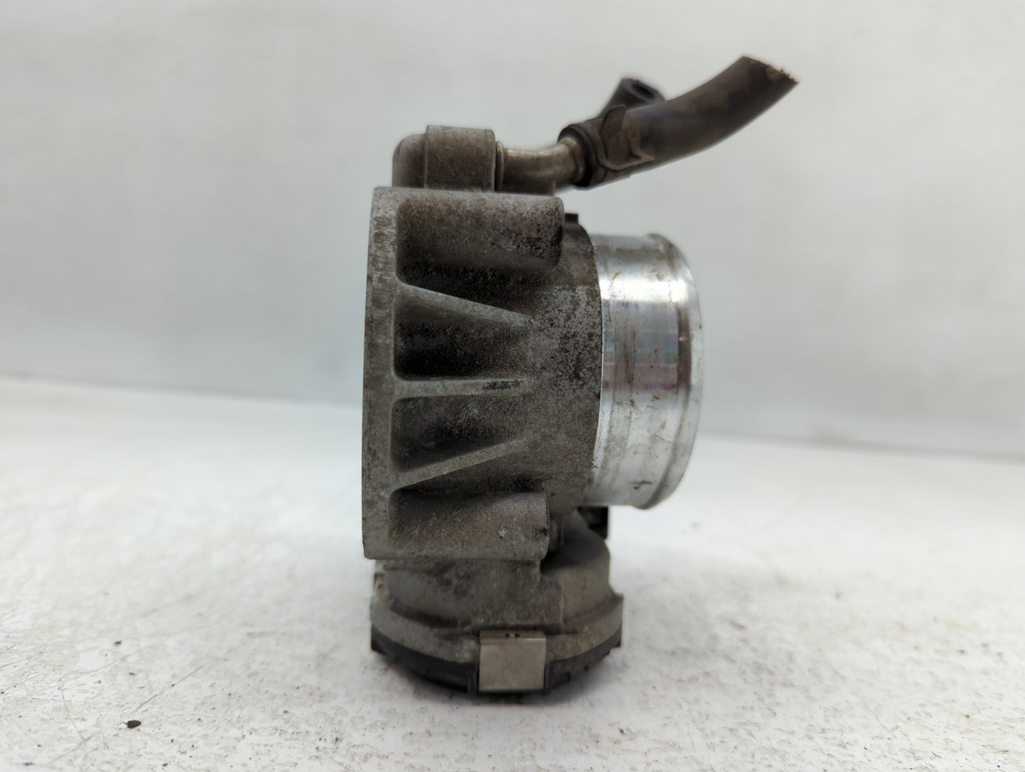 2006-2010 Kia Optima Throttle Body P/N:9 590 930 001 35100-25400 Fits Fits 2006 2007 2008 2009 2010 2011 2012 2013 OEM Used 