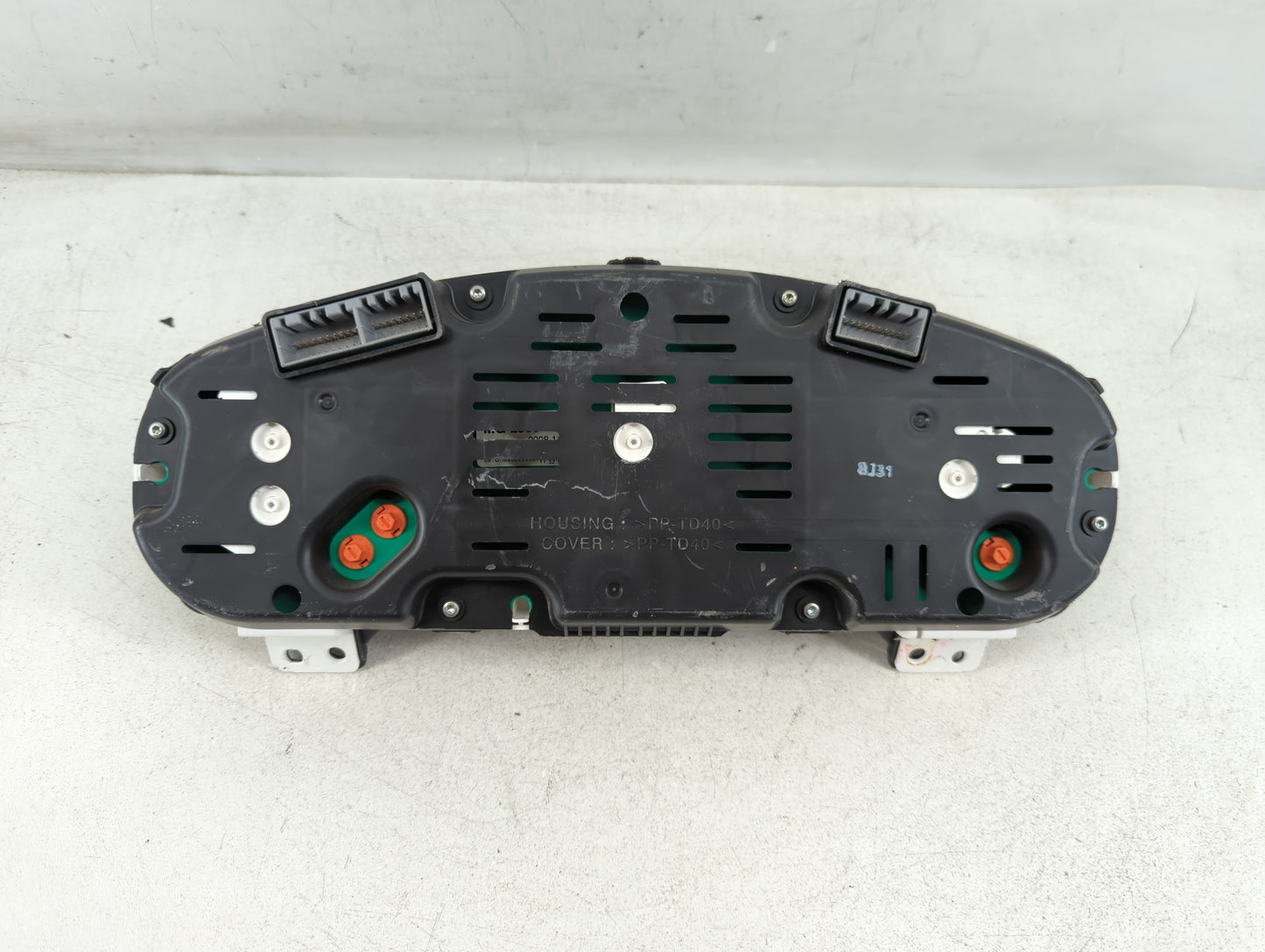 2009-2010 Kia Optima Instrument Cluster Speedometer Gauges Fits Fits 2009 2010 OEM Used Auto Parts - Oemusedautoparts1.com