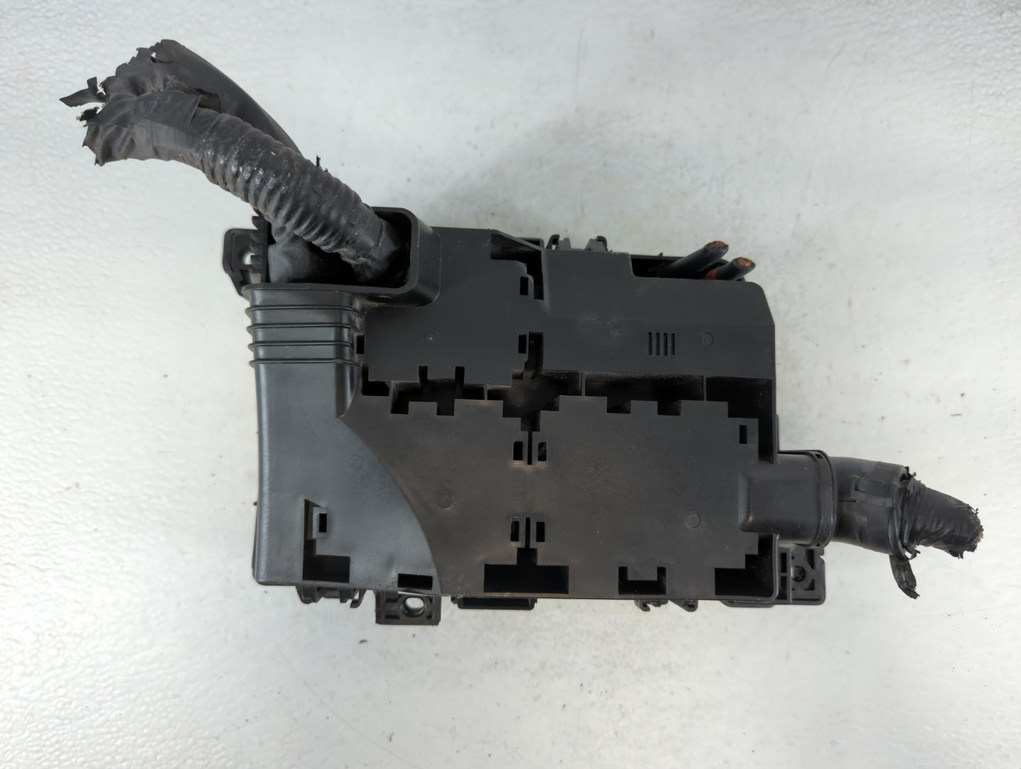 2009-2010 Kia Optima Fusebox Fuse Box Panel Relay Module P/N:91950-2G690 Fits Fits 2009 2010 OEM Used Auto Parts - Oemusedau
