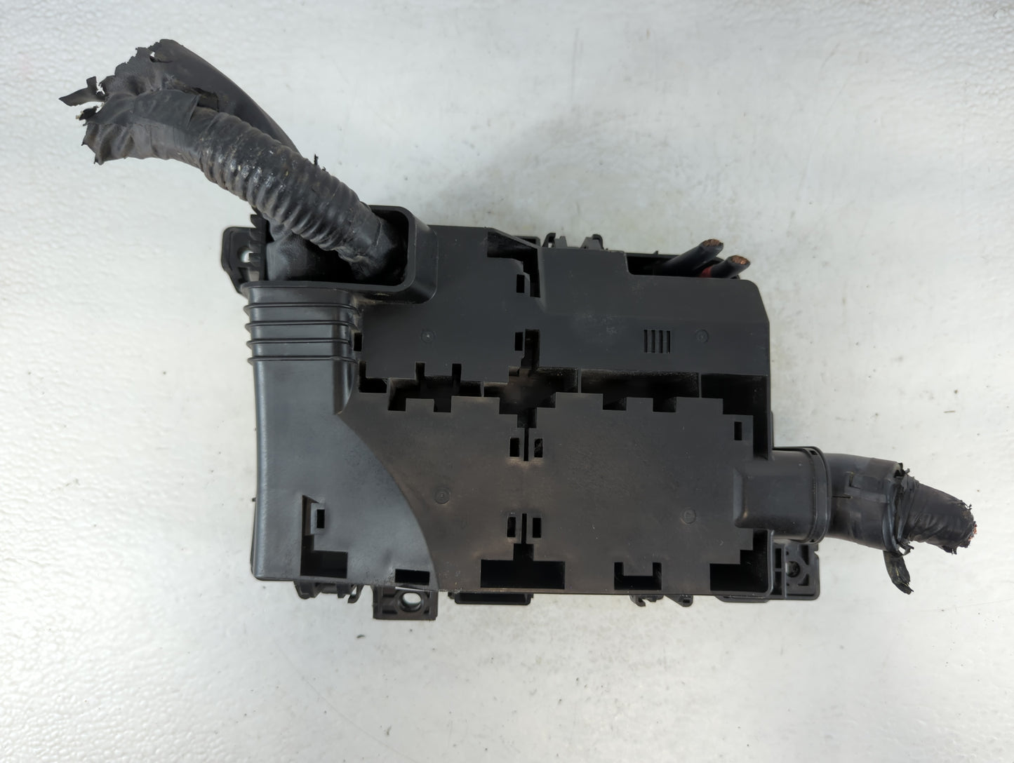 2009-2010 Kia Optima Fusebox Fuse Box Panel Relay Module P/N:91950-2G690 Fits Fits 2009 2010 OEM Used Auto Parts - Oemusedau