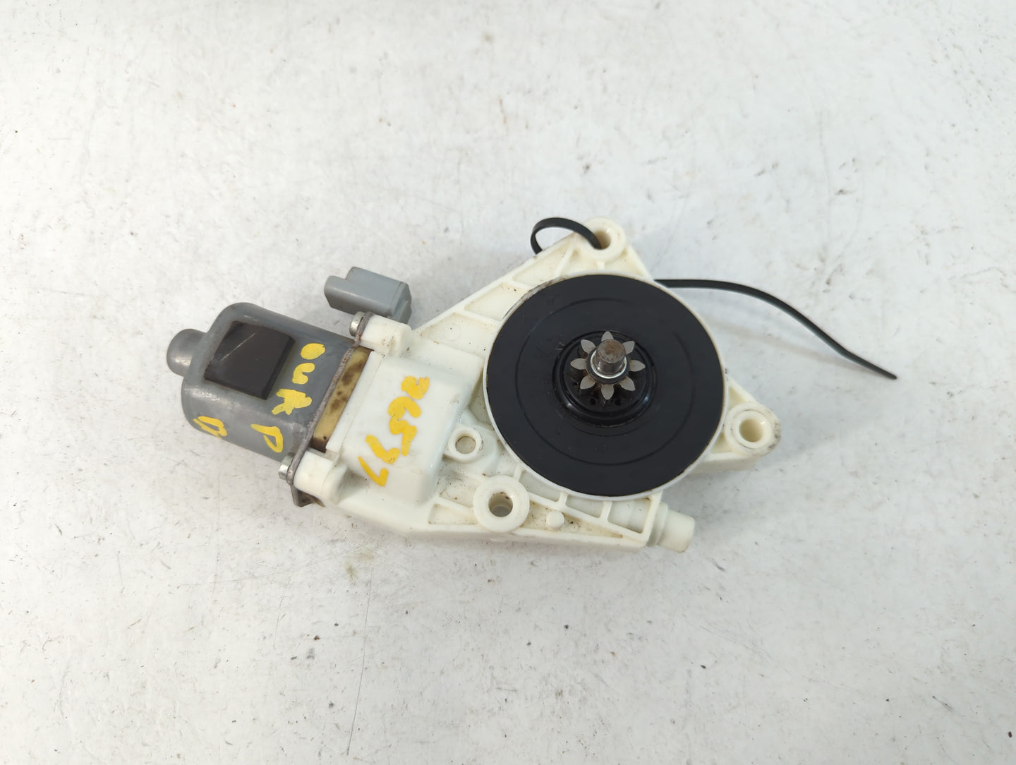 2006-2010 Kia Optima Driver Rear Left Power Window Motor - Oemusedautoparts1.com