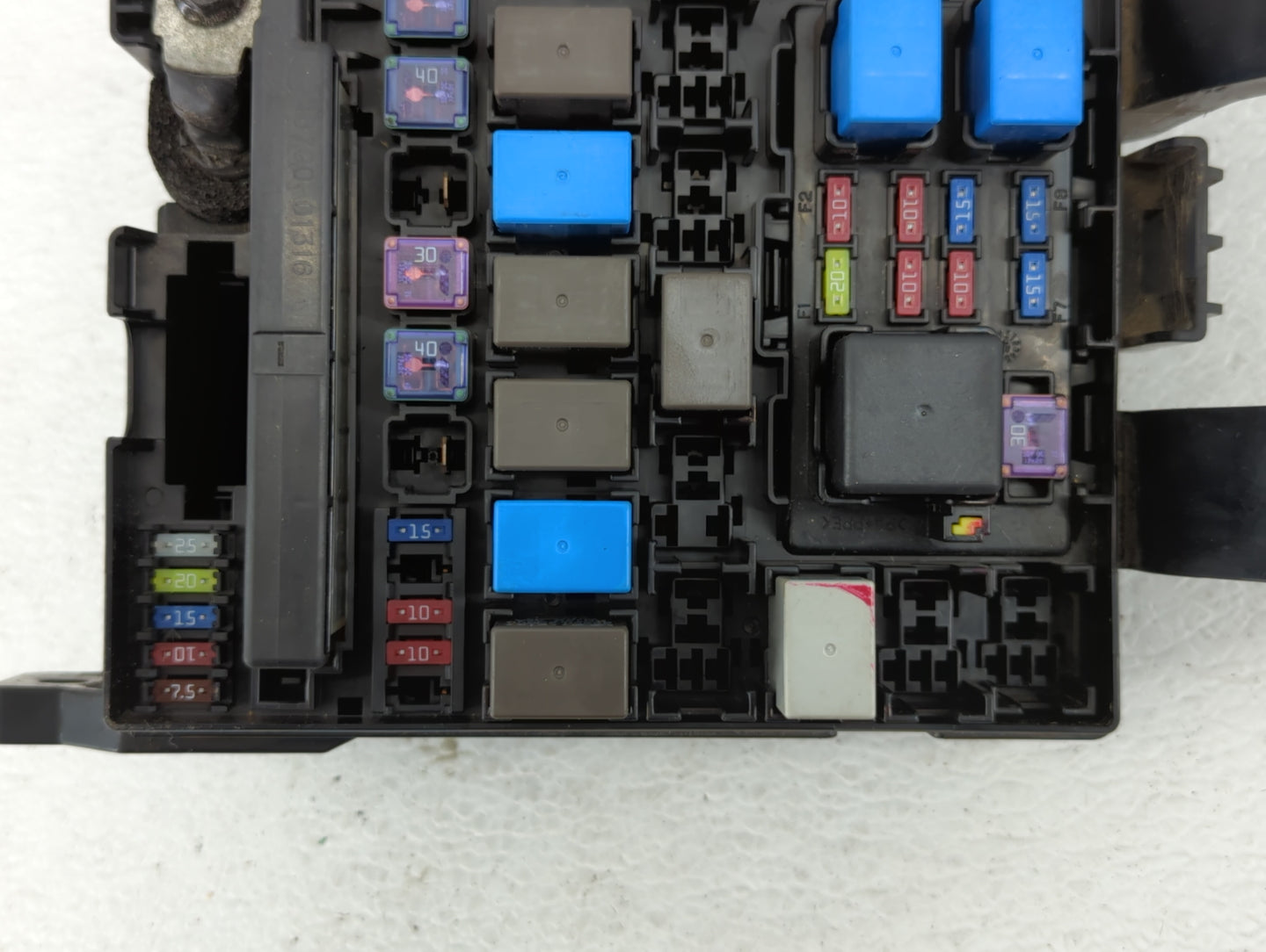 2007-2012 Kia Rondo Fusebox Fuse Box Panel Relay Module P/N:91401-2S151 91950-1D210 Fits Fits 2007 2008 2009 2010 2011 2012 