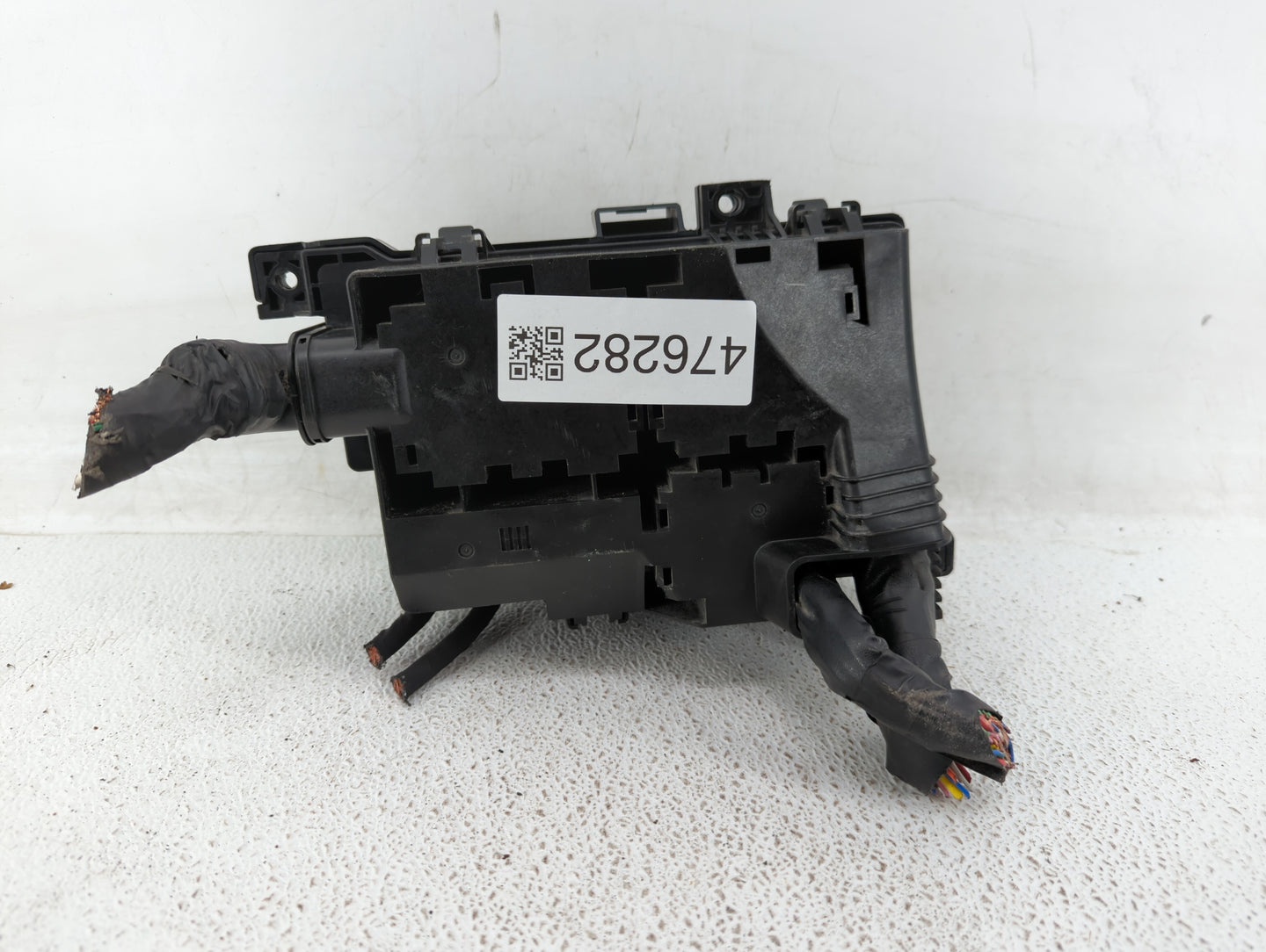 2007-2012 Kia Rondo Fusebox Fuse Box Panel Relay Module P/N:91950-1D150 Fits Fits 2007 2008 2009 2010 2011 2012 OEM Used Aut