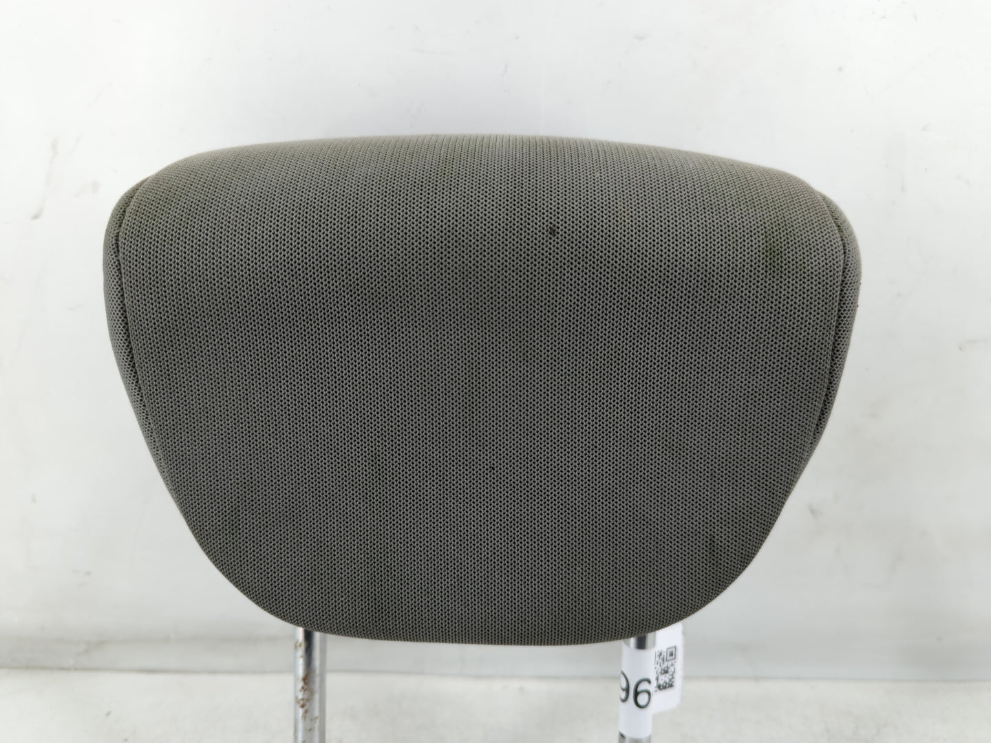 2009 Kia Rondo Headrest Head Rest Rear Center Seat Fits OEM Used Auto Parts - Oemusedautoparts1.com