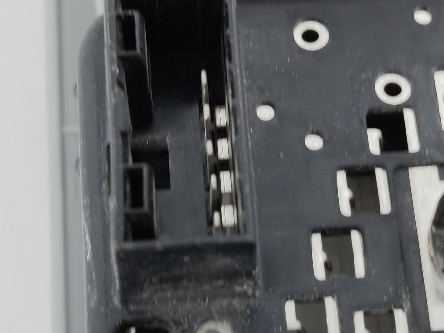 2009 Kia Sorento Overhead Roof Console - Oemusedautoparts1.com