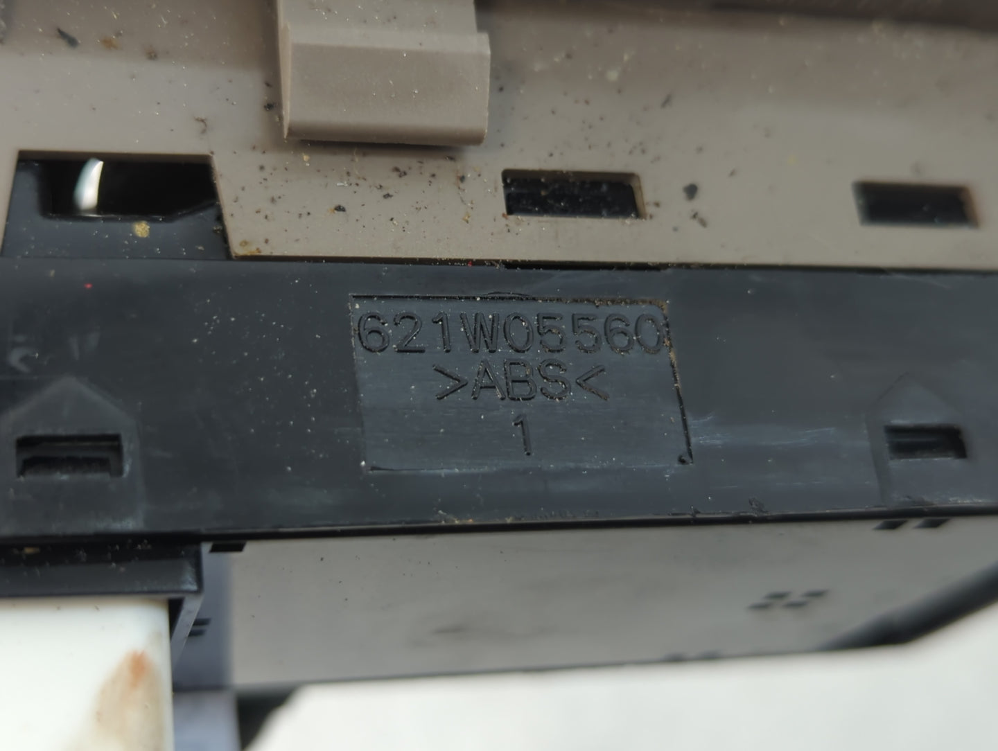 2004-2009 Kia Spectra Master Power Window Switch Replacement Driver Side Left P/N:621W05560 Fits OEM Used Auto Parts - Oemus