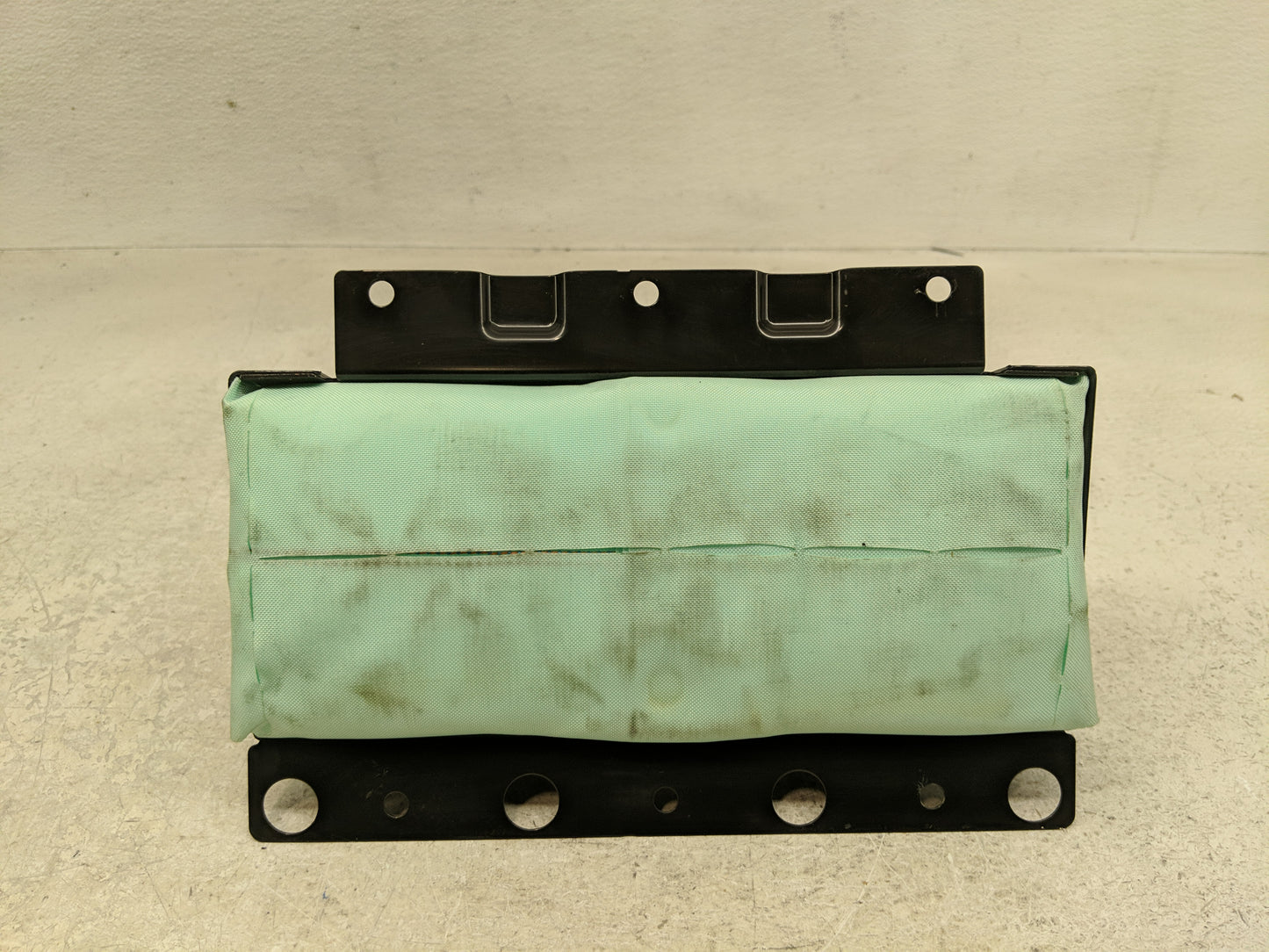 2008-2009 Kia Spectra Air Bag Passenger Right Dashboard OEM P/N:845302F510 Fits Fits 2008 2009 OEM Used Auto Parts - Oemused
