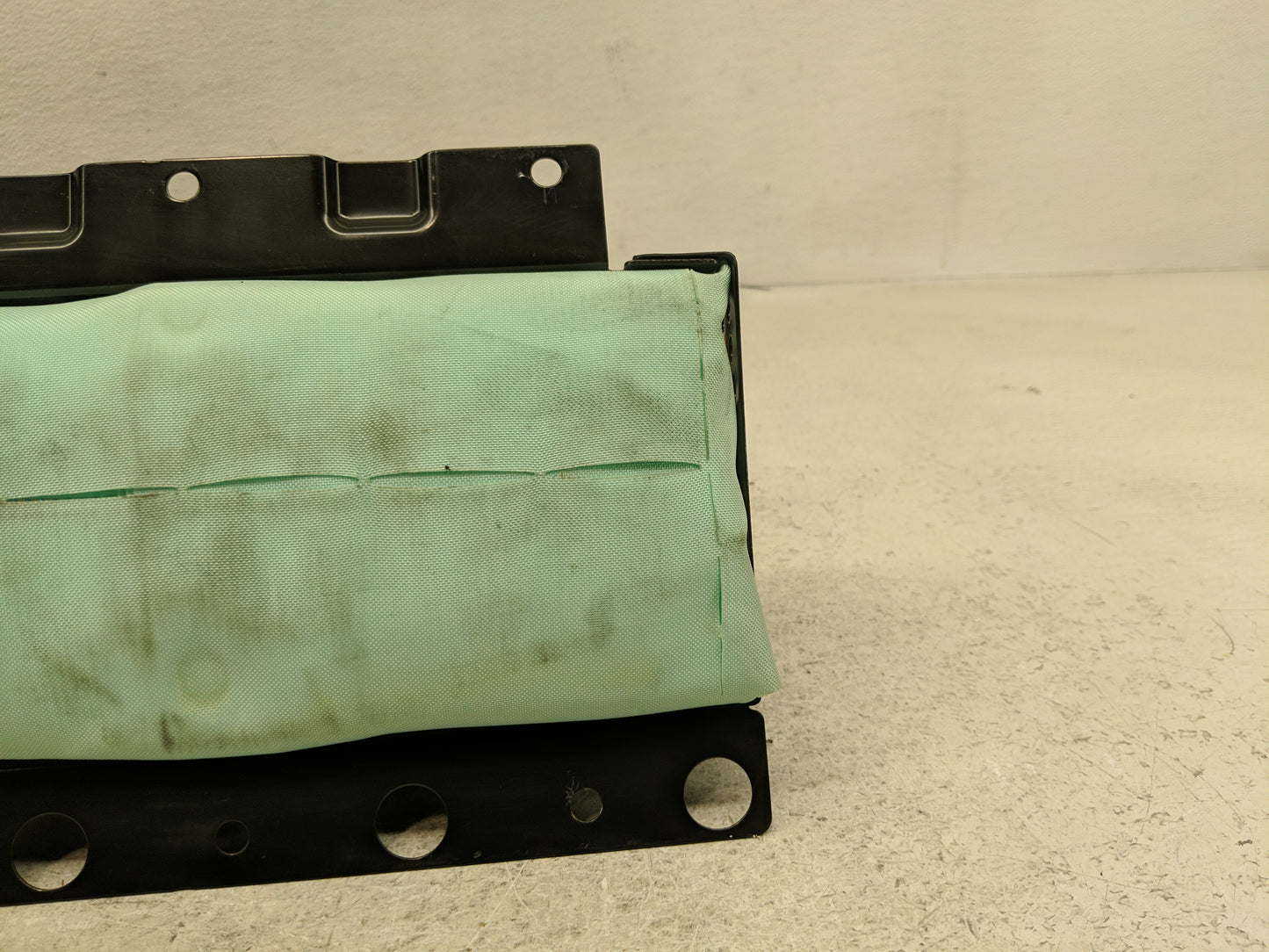 2008-2009 Kia Spectra Air Bag Passenger Right Dashboard OEM P/N:845302F510 Fits Fits 2008 2009 OEM Used Auto Parts - Oemused