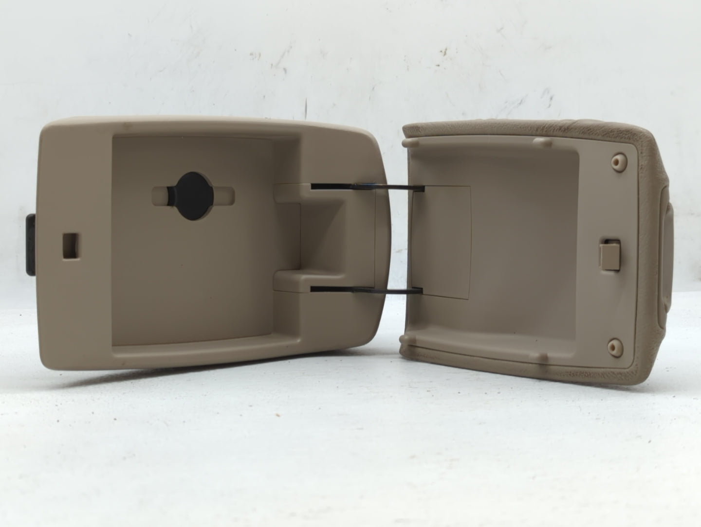 2009 Kia Spectra Center Console Armrest Cover Lid - Oemusedautoparts1.com