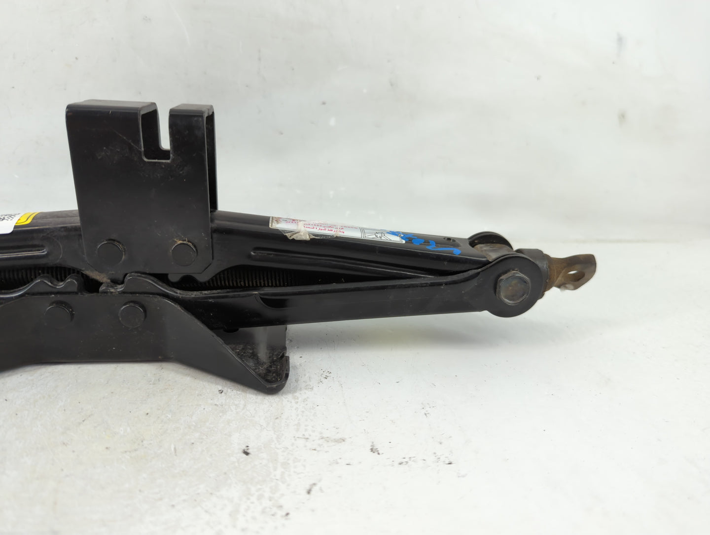 2009 Kia Sportage Spare Scissor Car Jack - Oemusedautoparts1.com