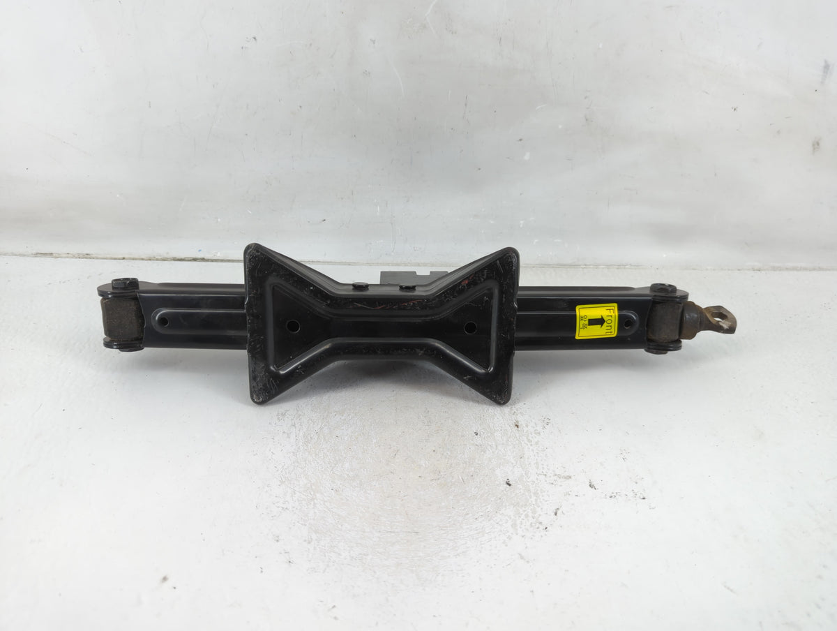 2009 Kia Sportage Spare Scissor Car Jack - Oemusedautoparts1.com