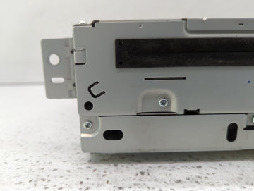 2008-2012 Land Rover Lr2 Radio AM FM Cd Player Receiver Replacement P/N:7G9N-18C815-TA Fits Fits 2008 2009 2010 2011 2012 2013 OEM Used Auto Parts