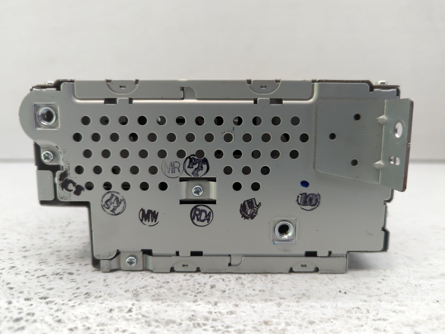 2008-2012 Land Rover Lr2 Radio AM FM Cd Player Receiver Replacement P/N:7G9N-18C815-TA Fits Fits 2008 2009 2010 2011 2012 20